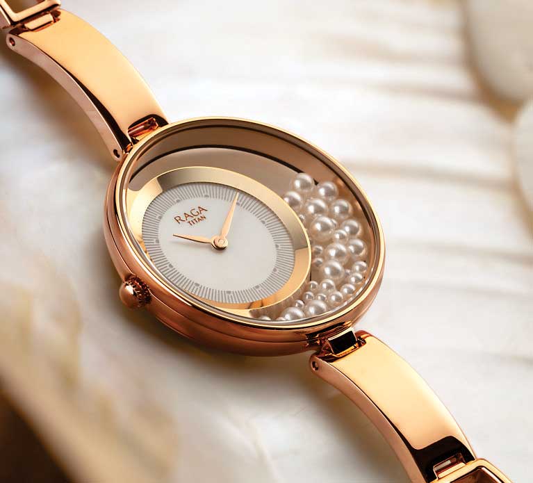 Titan Raga Delight Mother of Pearl
