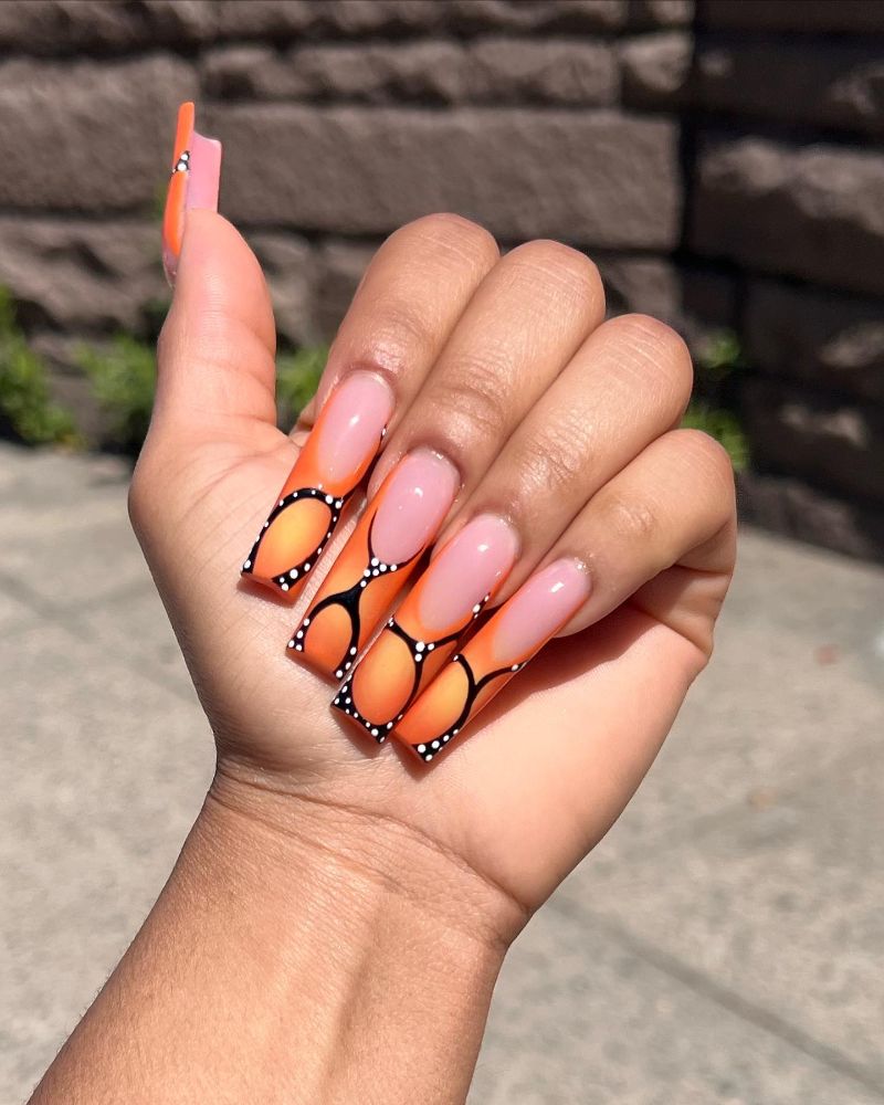 nails with charms hello kitty