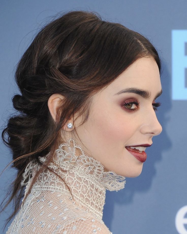 Lily Collins 