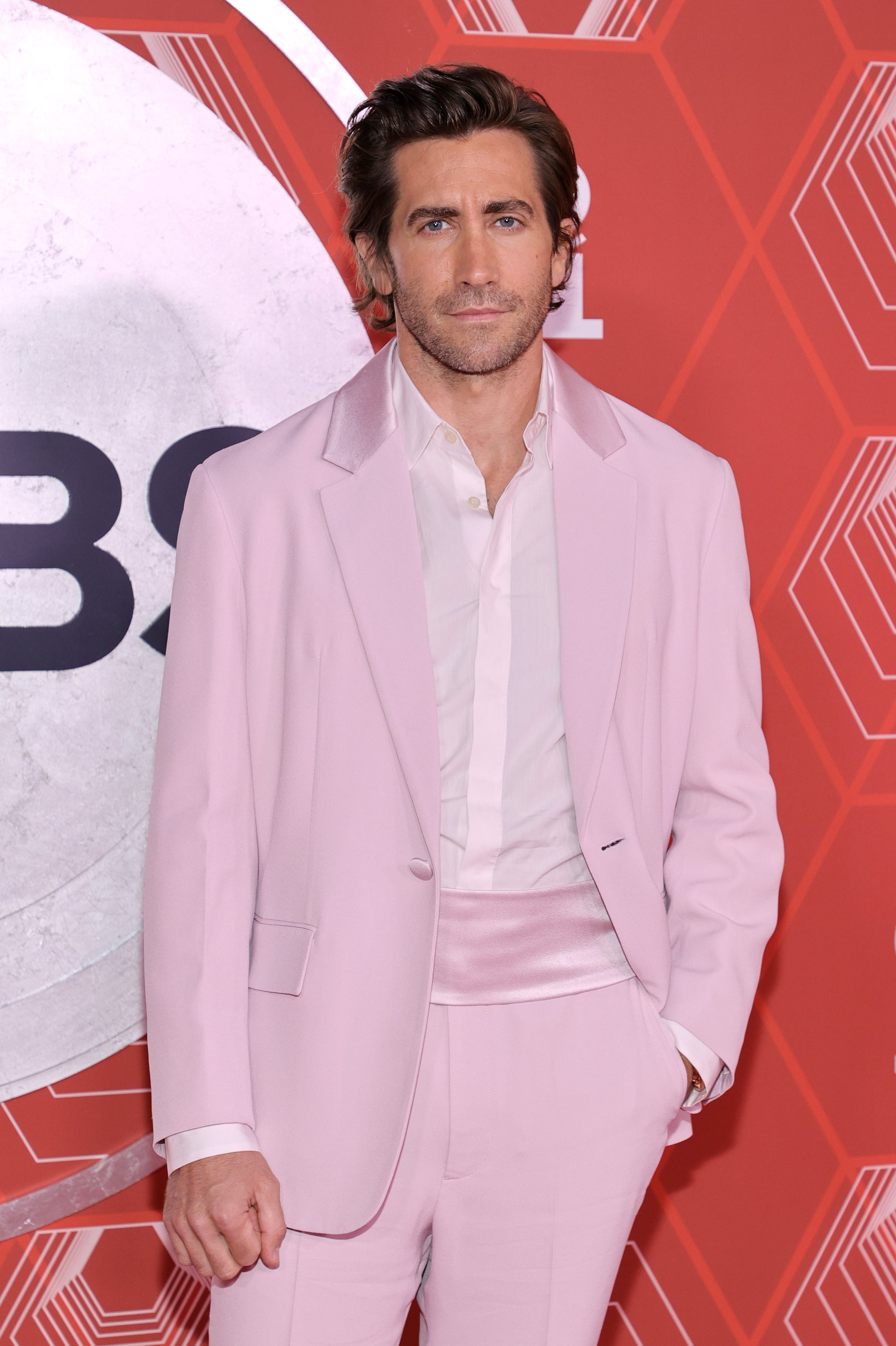 Jake Gyllenhaal Wore a Pink Tuxedo to the Tonys | POPSUGAR Fashion