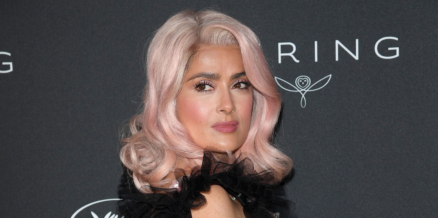 Salma Hayek wears a pink wig in Cannes | Celebrities with pink hair