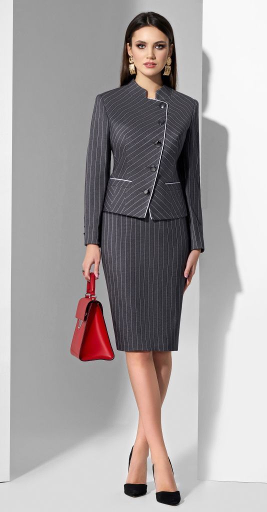 Skirt Suits Trend - FashionActivation | Fashionable business attire,  Business attire women, Womens dress suits