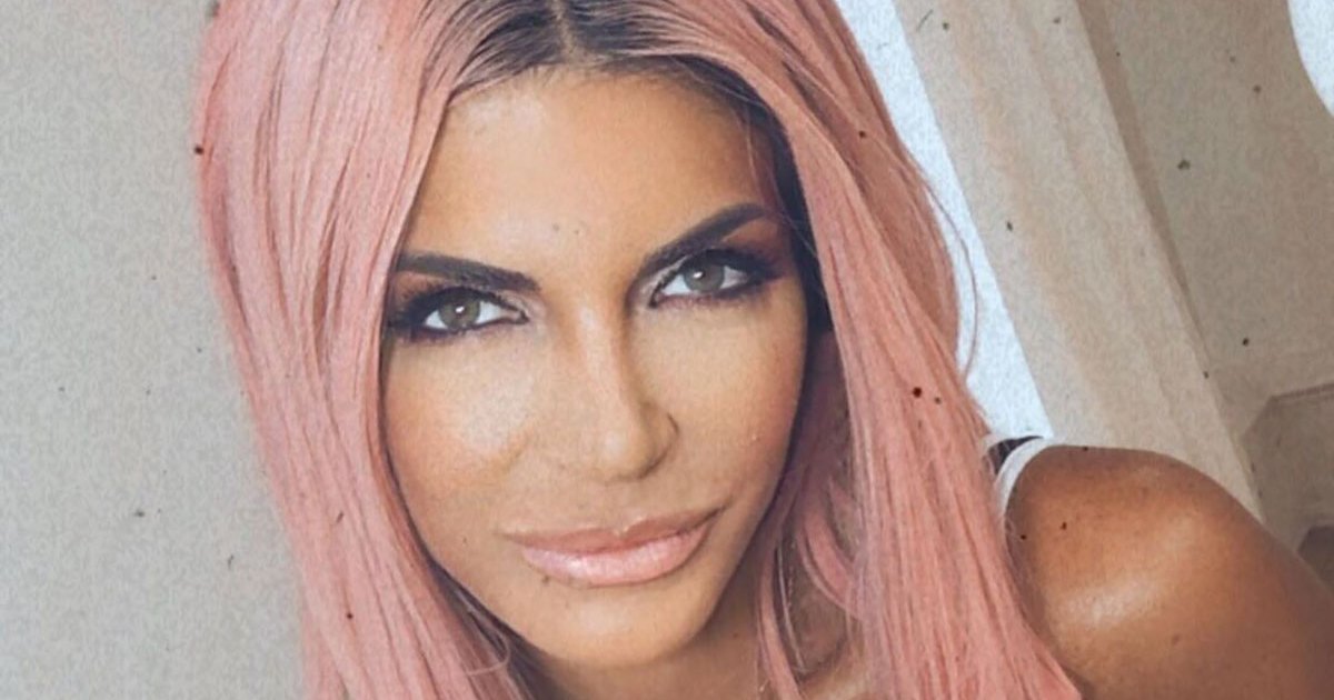Teresa Giudice Tries on 7 Different Wigs From Barbie Pink to Icy Blonde and the Fellow Real Housewives Loved It! - Flipboard